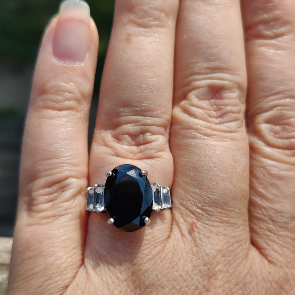 Thai Black Spinel & White Topaz Ring 10 ct